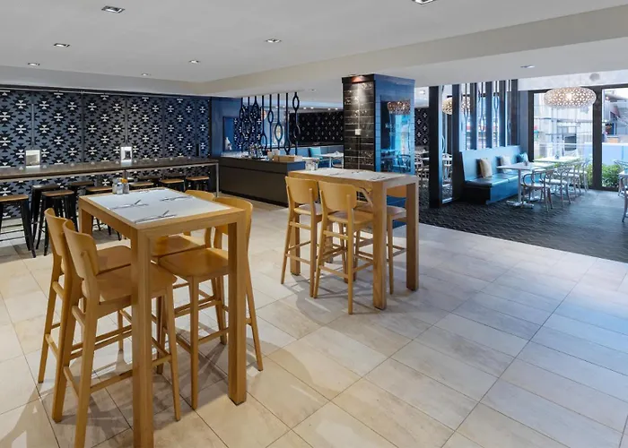 Oaks Perth Hotel